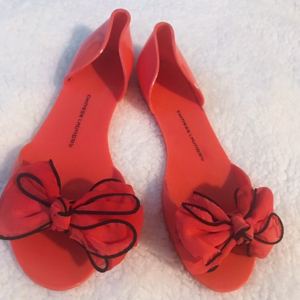 Chinese Laundry jelly sandals
